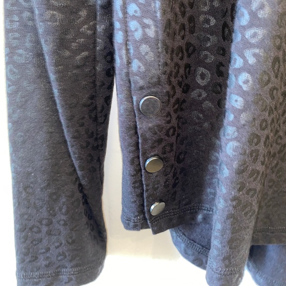 Zuda black animal print top - Picture 2 of 4